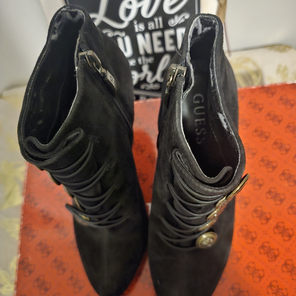 Guess Owens Suede Military Button 4-inch Heel Ankle Booties Sz. 6.5 - Picture 11 of 14
